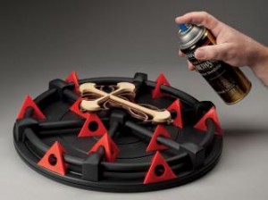 The Finishing Turntable’s adjustable pyramids accommodate projects of various sizes.