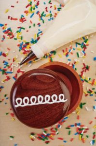 For a quick box project, Carole made Cupcakes with painted accents (Spring 2015, Issue 58).