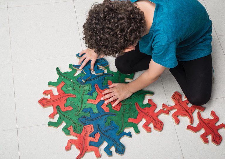 FREE PATTERN: Make This Addicting Gecko Tile Puzzle