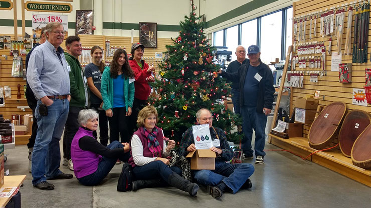 New England scroll saw club raises money for local food pantry