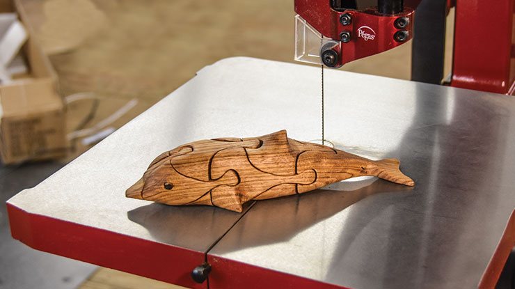 We Review the New Pégas Scroll Band Saw